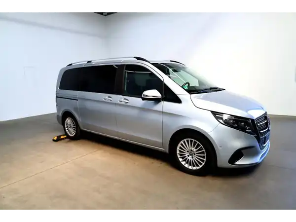 MERCEDES-BENZ V 220 (4/10)