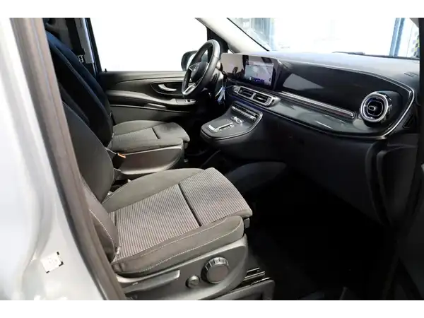 MERCEDES-BENZ V 220 (8/10)