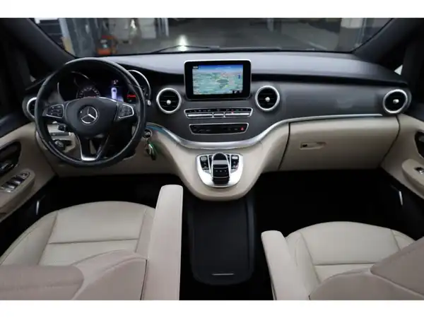 MERCEDES-BENZ V 250 (16/29)