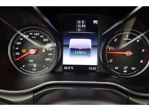 MERCEDES-BENZ V 250 (18/29)