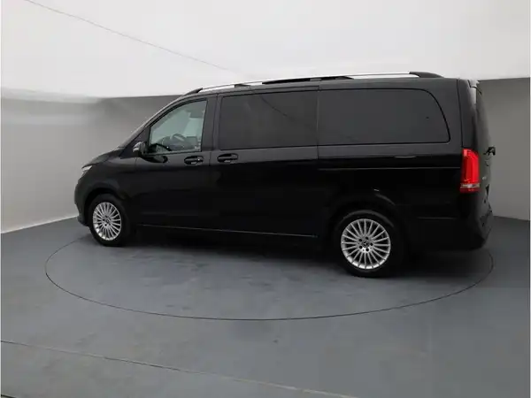 MERCEDES-BENZ V 250 (3/29)