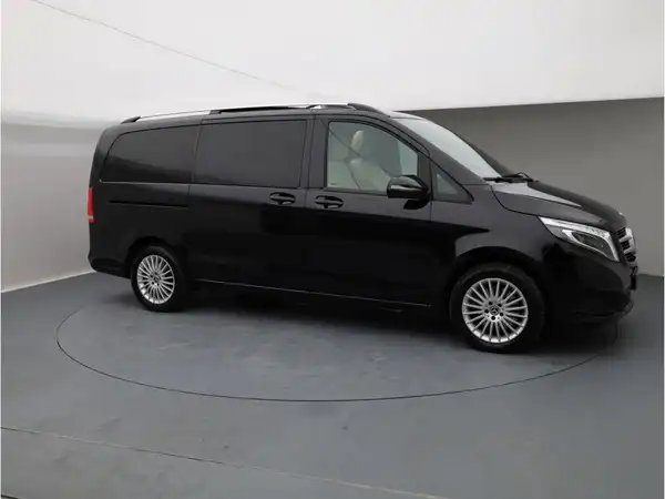 MERCEDES-BENZ V 250 (7/29)