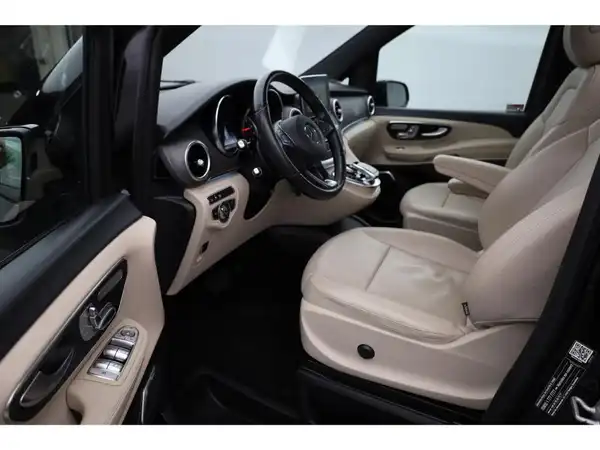 MERCEDES-BENZ V 250 (10/29)