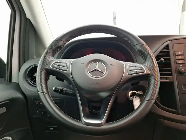 MERCEDES-BENZ VITO (7/15)