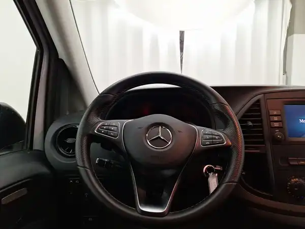MERCEDES-BENZ VITO (7/15)