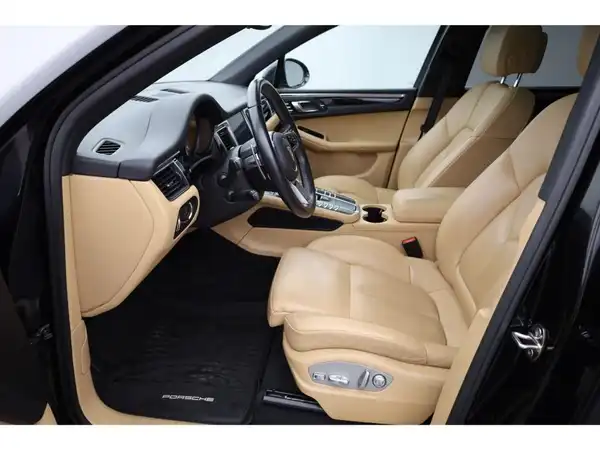 PORSCHE MACAN (17/26)