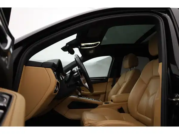 PORSCHE MACAN (18/26)