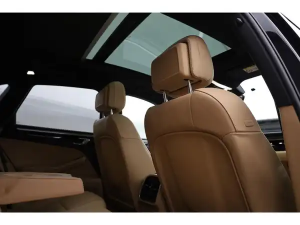 PORSCHE MACAN (23/26)