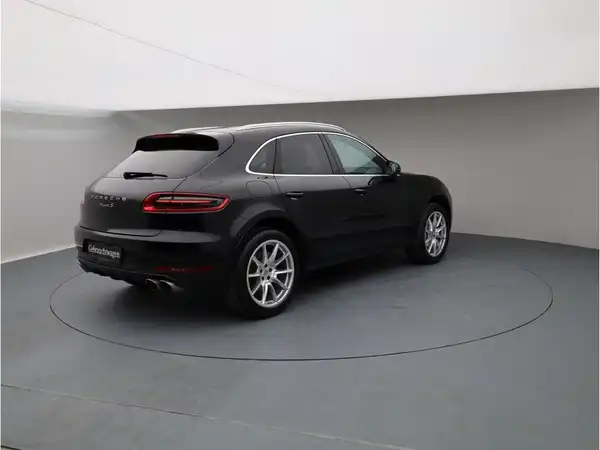 PORSCHE MACAN (6/26)