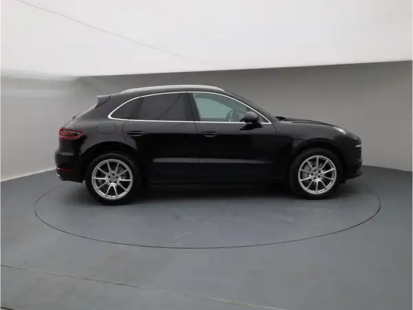 PORSCHE MACAN (7/26)