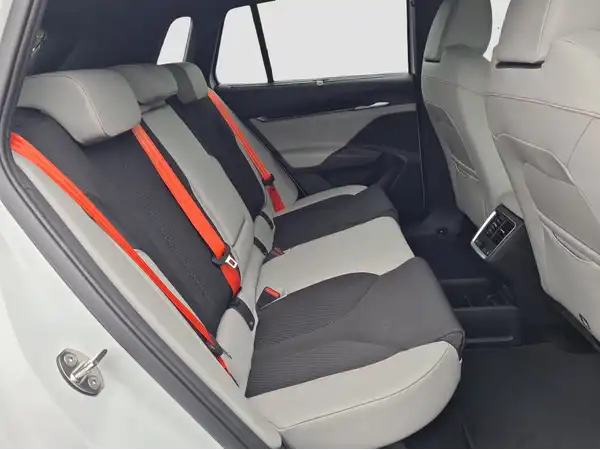 ŠKODA ELROQ (15/16)