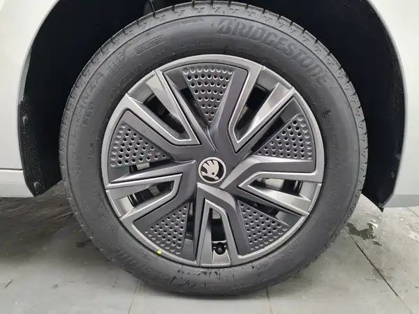 ŠKODA FABIA (15/18)