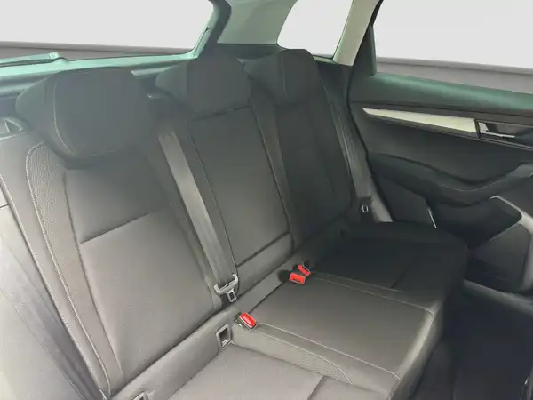 ŠKODA KAROQ (15/16)