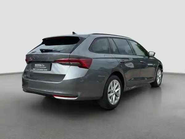 ŠKODA OCTAVIA (5/16)