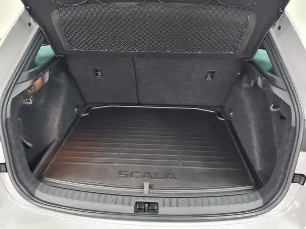 ŠKODA SCALA (12/18)