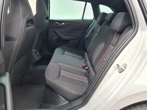 ŠKODA SCALA (9/18)