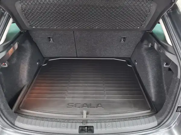 ŠKODA SCALA (11/17)