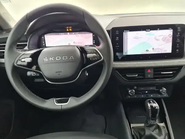 ŠKODA SCALA (10/17)