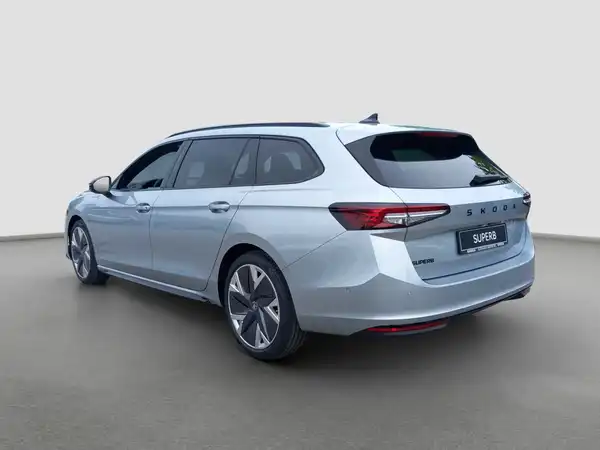 ŠKODA SUPERB (7/16)