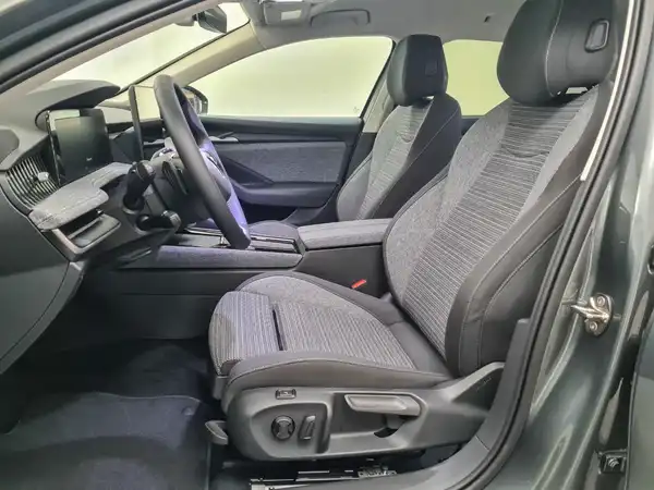 ŠKODA SUPERB (8/17)
