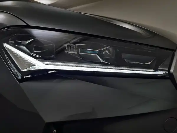 ŠKODA SUPERB (14/18)