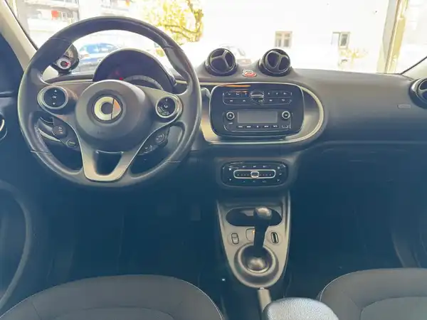 SMART FORFOUR (11/18)
