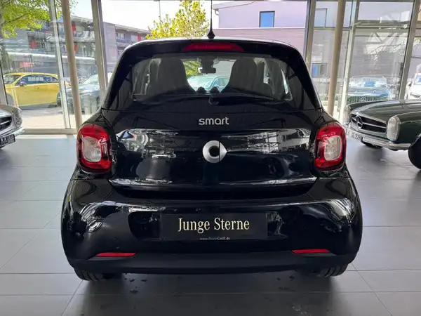 SMART FORFOUR (4/18)
