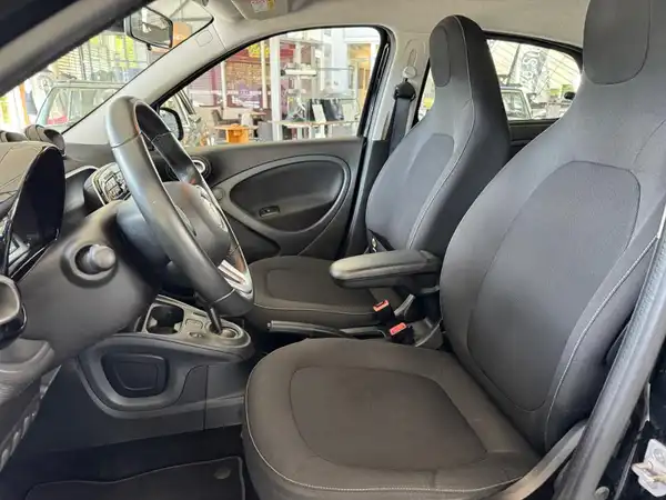 SMART FORFOUR (8/18)