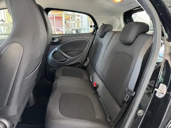 SMART FORFOUR (10/18)