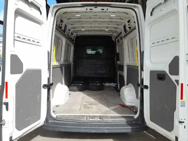 VW CRAFTER (8/8)