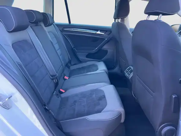 VW GOLF VARIANT (15/16)