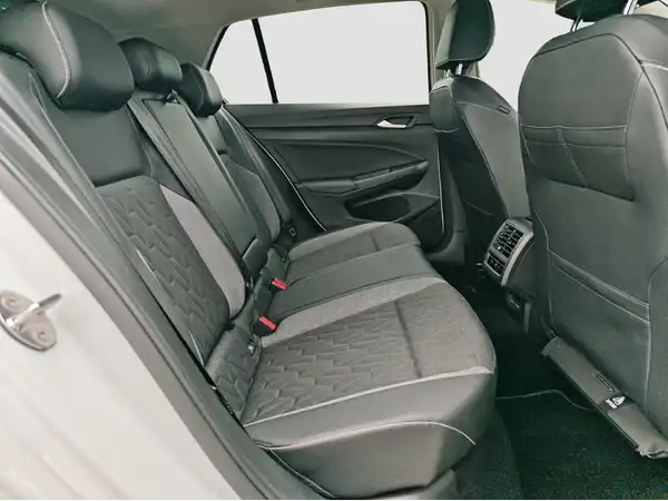 VW GOLF (15/16)