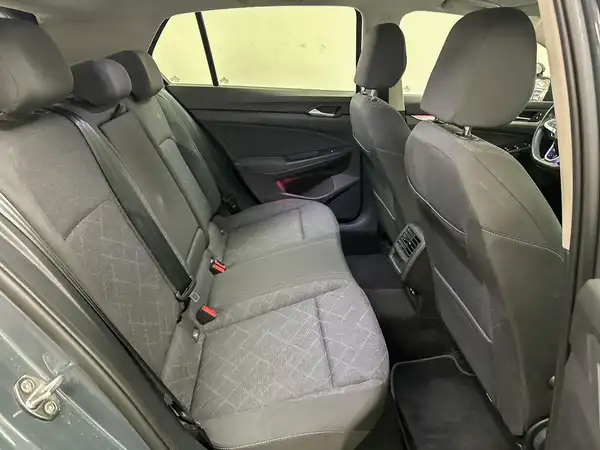 VW GOLF (17/18)