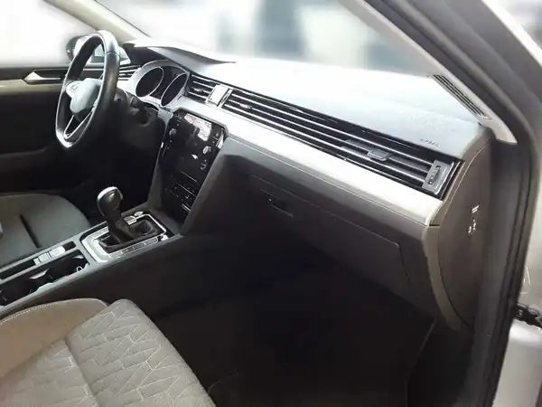 VW PASSAT VARIANT (7/8)
