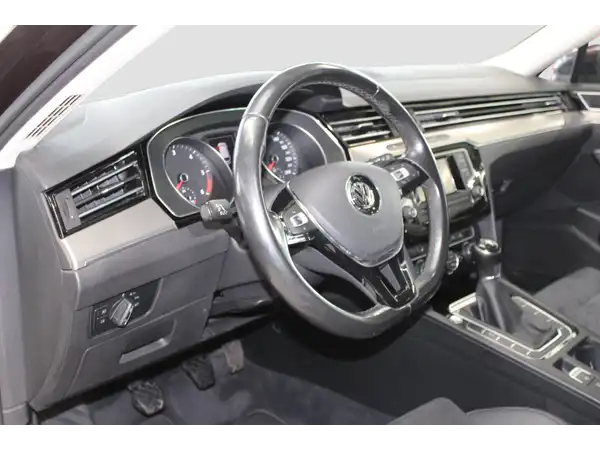 VW PASSAT VARIANT (11/12)