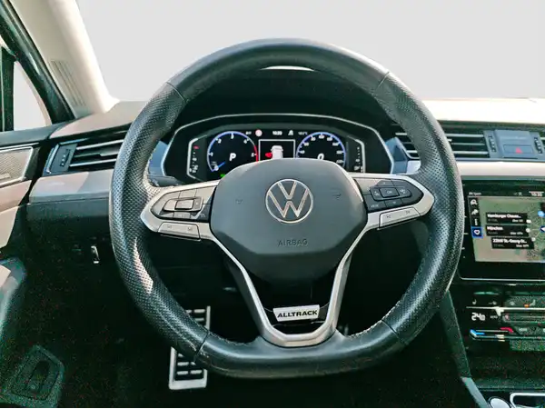 VW PASSAT VARIANT (11/16)