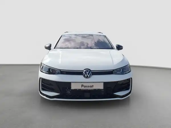 VW PASSAT (3/17)