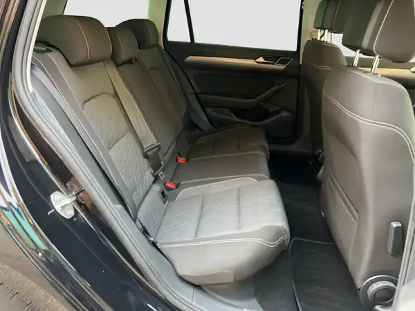 VW PASSAT VARIANT (15/16)