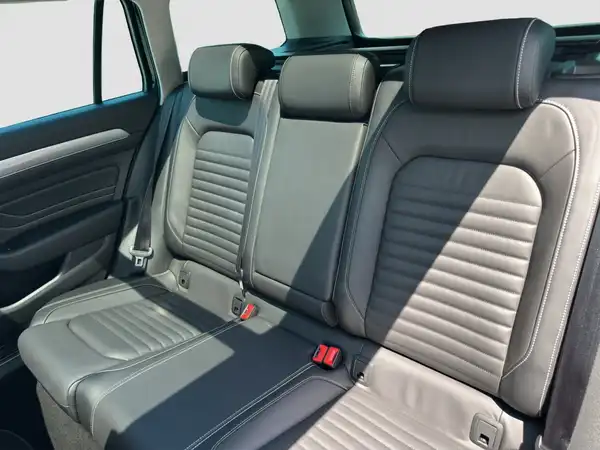 VW PASSAT VARIANT (9/17)