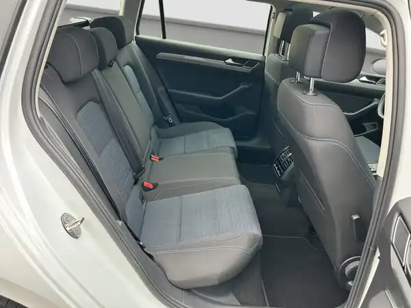 VW PASSAT VARIANT (15/15)