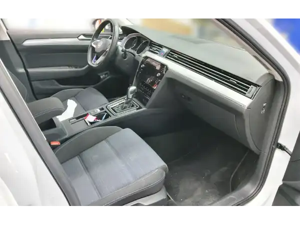 VW PASSAT VARIANT (4/4)