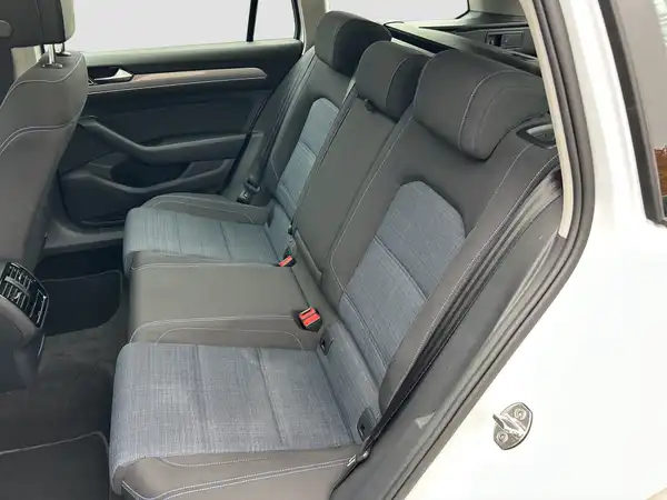 VW PASSAT VARIANT (9/15)