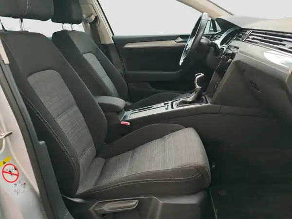 VW PASSAT VARIANT (14/16)