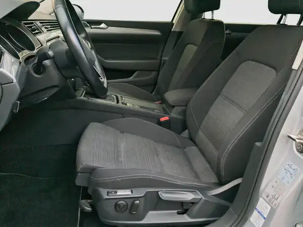 VW PASSAT VARIANT (8/16)