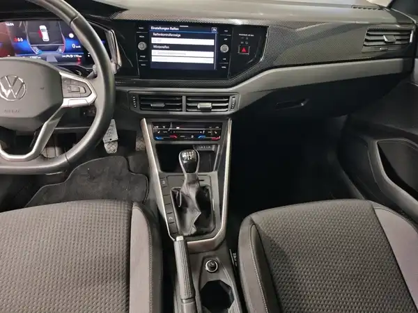 VW POLO (12/17)