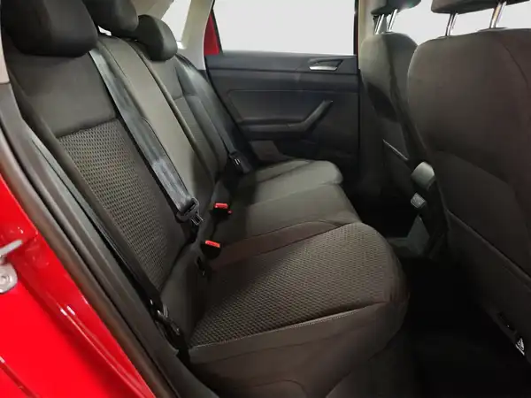 VW POLO (16/17)