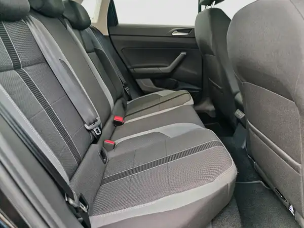 VW POLO (15/16)