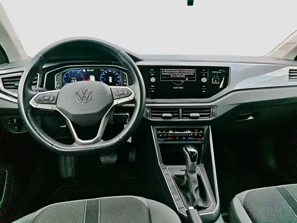 VW POLO (10/16)