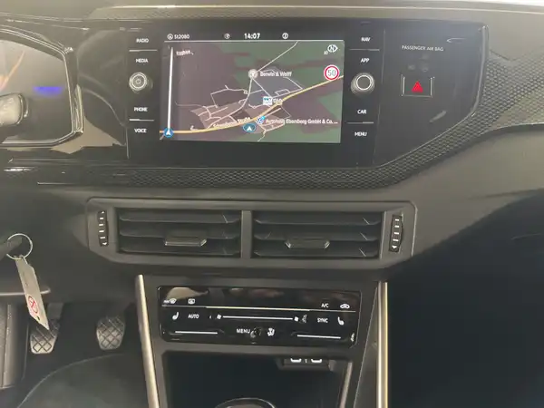 VW POLO (12/16)