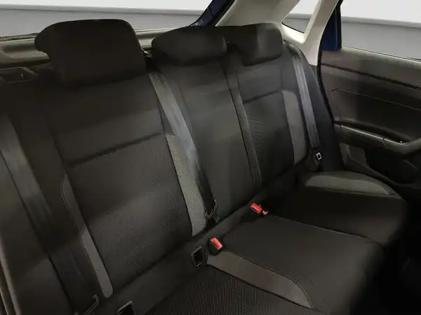 VW POLO (15/16)